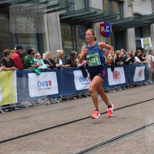 13.09.2026 - 21. swb-Marathon Bremen Strokosch-Dieckow http://msf.ph/oto/10389870 13.09.2026 13:01:05 Ziel 1411, 3019, 4118, 4328, 5996, 13063, 1619, 5663, 6359, 8749, 9849 meine-sportfotos.de