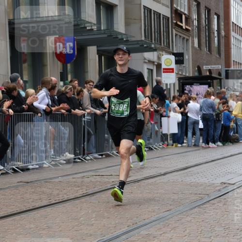 13.09.2026 - 21. swb-Marathon Bremen Strokosch-Dieckow http://msf.ph/oto/10389891 13.09.2026 13:01:12 Ziel 1411, 4118, 4328, 5369, 5996, 7950, 9137, 13063, 13168, 1619, 3019, 5663, 6359 meine-sportfotos.de