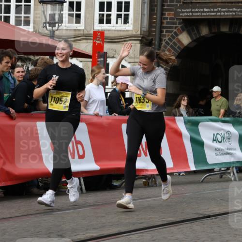 13.09.2026 - 21. swb-Marathon Bremen Strokosch-Dieckow http://msf.ph/oto/10390026 13.09.2026 11:12:25 Ziel 10490, 10582, 11585, 12012, 10354, 10743, 10874, 10875, 10909, 11090, 12234, 12497 meine-sportfotos.de