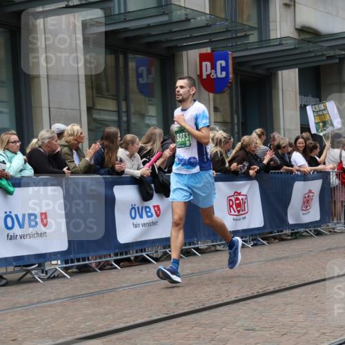 13.09.2026 - 21. swb-Marathon Bremen Strokosch-Dieckow http://msf.ph/oto/10390111 13.09.2026 13:01:42 Ziel 1667, 4696, 4739, 5601, 9233, 1614, 4118, 5369, 5996, 7950, 9137, 13063, 13168 meine-sportfotos.de
