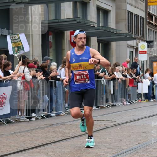 13.09.2026 - 21. swb-Marathon Bremen Strokosch-Dieckow http://msf.ph/oto/10390130 13.09.2026 13:01:58 Ziel 1667, 9583, 1614, 4696, 4739, 5601, 7950, 9137, 9233, 13168 meine-sportfotos.de