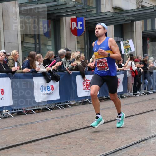 13.09.2026 - 21. swb-Marathon Bremen Strokosch-Dieckow http://msf.ph/oto/10390135 13.09.2026 13:01:59 Ziel 1667, 9583, 1614, 4696, 4739, 5601, 7950, 9137, 9233, 13168 meine-sportfotos.de