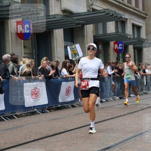 13.09.2026 - 21. swb-Marathon Bremen Strokosch-Dieckow http://msf.ph/oto/10390186 13.09.2026 13:02:18 Ziel 1795, 1850, 3609, 7841, 13237, 1667, 9583 meine-sportfotos.de