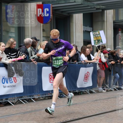 13.09.2026 - 21. swb-Marathon Bremen Strokosch-Dieckow http://msf.ph/oto/10390241 13.09.2026 13:02:27 Ziel 1381, 1795, 1850, 1862, 3609, 6918, 7265, 7841, 8319, 8325, 13237, 9583 meine-sportfotos.de