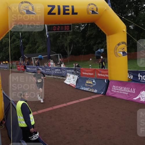 13.09.2026 - Airport Race Dennis Weichert http://msf.ph/oto/10390245 13.09.2026 10:22:03 Ziel 5309, 5368, 5388 meine-sportfotos.de