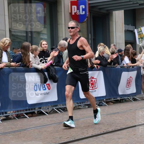 13.09.2026 - 21. swb-Marathon Bremen Strokosch-Dieckow http://msf.ph/oto/10390275 13.09.2026 13:02:36 Ziel 1381, 1795, 1850, 1862, 6918, 7265, 8319, 8325, 8331, 8756, 9200, 13237, 1795, 3609, 7841, 9583, 13237 meine-sportfotos.de
