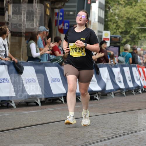 13.09.2026 - 21. swb-Marathon Bremen Strokosch-Dieckow http://msf.ph/oto/10390278 13.09.2026 11:13:00 Ziel 10354, 10743, 10874, 10875, 11090, 11657, 12234, 12423, 12497, 10804, 11048, 11357, 12393, 12418 meine-sportfotos.de