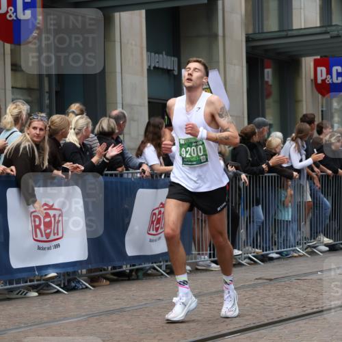 13.09.2026 - 21. swb-Marathon Bremen Strokosch-Dieckow http://msf.ph/oto/10390351 13.09.2026 13:02:49 Ziel 1862, 7206, 7265, 7478, 8028, 8319, 8325, 8331, 8756, 9200, 1381, 1795, 1850, 3609, 6918, 7265, 7841, 13237 meine-sportfotos.de