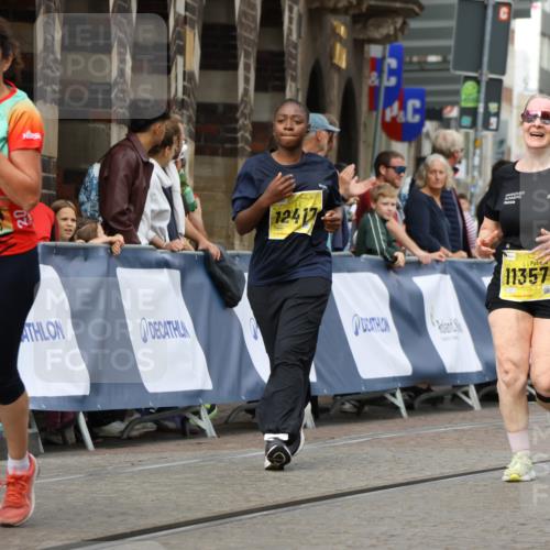 13.09.2026 - 21. swb-Marathon Bremen Strokosch-Dieckow http://msf.ph/oto/10390354 13.09.2026 11:13:12 Ziel 10483, 10893, 11606, 11627, 11657, 11671, 11832, 12050, 12060, 12423, 11670, 12460, 12521 meine-sportfotos.de