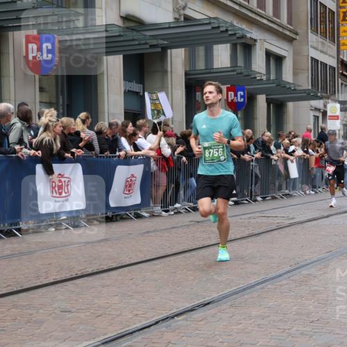 13.09.2026 - 21. swb-Marathon Bremen Strokosch-Dieckow http://msf.ph/oto/10390364 13.09.2026 13:02:51 Ziel 7206, 7478, 8028, 8319, 8325, 8331, 8756, 9200, 1381, 1795, 1850, 1862, 3609, 6918, 7265, 7841, 13237 meine-sportfotos.de