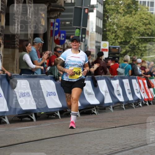 13.09.2026 - 21. swb-Marathon Bremen Strokosch-Dieckow http://msf.ph/oto/10390414 13.09.2026 11:13:16 Ziel 10483, 10804, 10893, 11357, 11606, 11627, 11671, 11832, 12050, 12060, 12393, 12418, 12423, 10484, 10545, 10883, 11392, 11670, 12460, 12521 meine-sportfotos.de