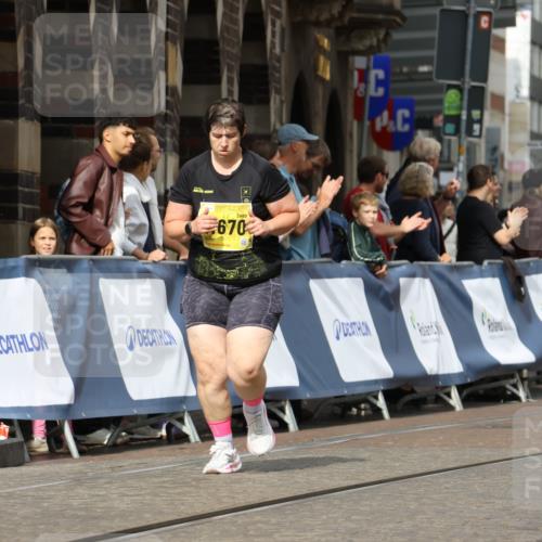 13.09.2026 - 21. swb-Marathon Bremen Strokosch-Dieckow http://msf.ph/oto/10390454 13.09.2026 11:13:31 Ziel 10804, 10893, 11048, 11357, 11627, 12060, 12393, 12418, 10766, 10889, 11084, 11954, 11999, 12010, 12280 meine-sportfotos.de