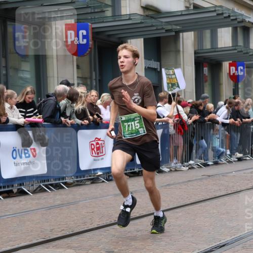 13.09.2026 - 21. swb-Marathon Bremen Strokosch-Dieckow http://msf.ph/oto/10390479 13.09.2026 13:03:18 Ziel 1090, 1372, 1587, 1950, 3092, 5024, 5143, 5719, 6973, 7715, 7206, 7478, 8028, 8331, 8756, 9200 meine-sportfotos.de