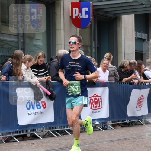 13.09.2026 - 21. swb-Marathon Bremen Strokosch-Dieckow http://msf.ph/oto/10390506 13.09.2026 13:03:23 Ziel 1090, 1587, 1950, 2889, 3092, 5024, 5143, 5719, 6973, 8096, 1372, 7206, 7478, 7715, 8028, 8756, 9200 meine-sportfotos.de