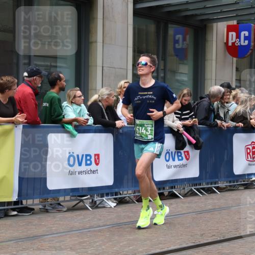 13.09.2026 - 21. swb-Marathon Bremen Strokosch-Dieckow http://msf.ph/oto/10390510 13.09.2026 13:03:23 Ziel 1090, 1587, 1950, 2889, 3092, 5024, 5143, 5719, 6973, 8096, 1372, 7206, 7478, 7715, 8028, 8756, 9200 meine-sportfotos.de