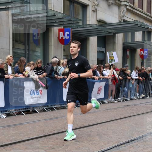 13.09.2026 - 21. swb-Marathon Bremen Strokosch-Dieckow http://msf.ph/oto/10390542 13.09.2026 13:03:28 Ziel 895, 1090, 1587, 2889, 3092, 3500, 4236, 5024, 5143, 5719, 6973, 8096, 9642, 1372, 1950, 7206, 7478, 7715, 8028 meine-sportfotos.de