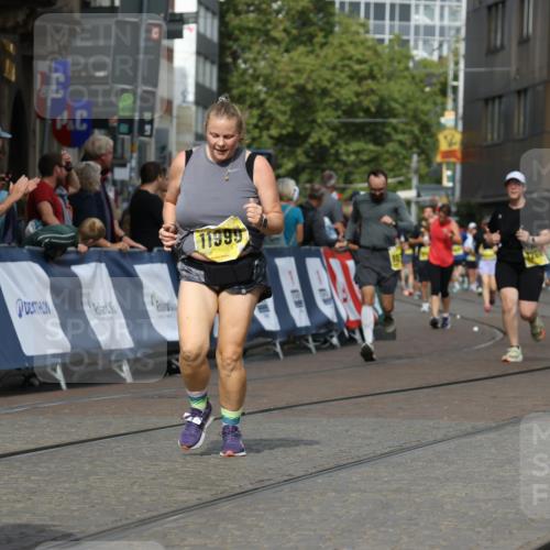 13.09.2026 - 21. swb-Marathon Bremen Strokosch-Dieckow http://msf.ph/oto/10390609 13.09.2026 11:13:45 Ziel 10484, 10545, 10883, 11392, 11670, 11954, 12280, 12460, 12521, 10330, 10491, 10799, 10880, 11078 meine-sportfotos.de