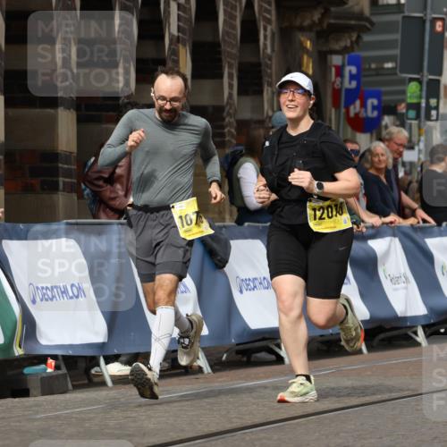 13.09.2026 - 21. swb-Marathon Bremen Strokosch-Dieckow http://msf.ph/oto/10390619 13.09.2026 11:13:51 Ziel 10484, 10545, 10883, 10889, 11084, 11392, 11670, 11954, 11999, 12280, 12460, 12521, 10491, 10799, 10880, 11027, 11902 meine-sportfotos.de