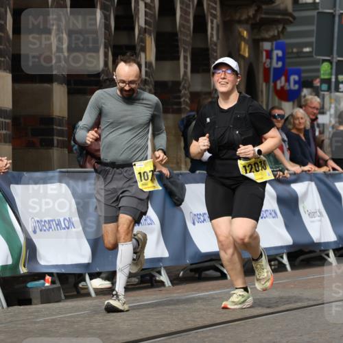 13.09.2026 - 21. swb-Marathon Bremen Strokosch-Dieckow http://msf.ph/oto/10390623 13.09.2026 11:13:51 Ziel 10484, 10545, 10883, 10889, 11084, 11392, 11670, 11954, 11999, 12280, 12460, 12521, 10491, 10799, 10880, 11027, 11902 meine-sportfotos.de