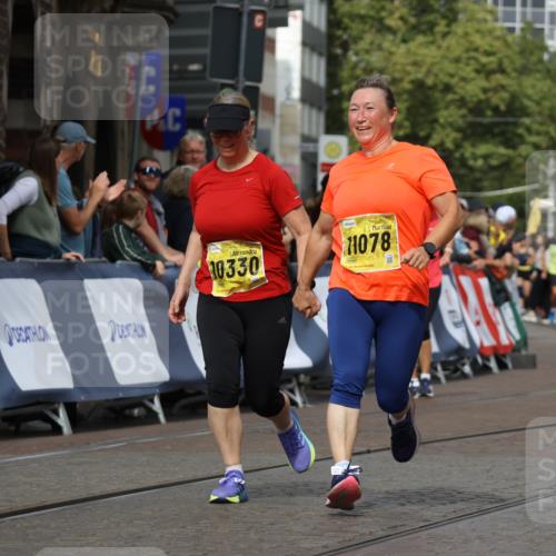 13.09.2026 - 21. swb-Marathon Bremen Strokosch-Dieckow http://msf.ph/oto/10390644 13.09.2026 11:13:54 Ziel 10484, 10545, 10766, 10883, 10889, 11084, 11392, 11670, 11954, 11999, 12010, 12280, 12460, 12521, 10491, 10799, 10880, 11027, 11902 meine-sportfotos.de