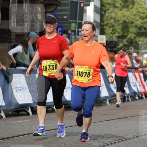 13.09.2026 - 21. swb-Marathon Bremen Strokosch-Dieckow http://msf.ph/oto/10390675 13.09.2026 11:13:55 Ziel 10484, 10545, 10766, 10883, 10889, 11084, 11392, 11670, 11954, 11999, 12010, 12280, 12460, 12521, 10491, 10799, 10880, 11027, 11902 meine-sportfotos.de