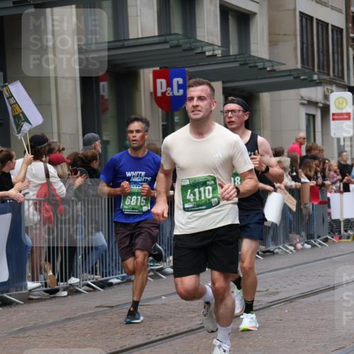 13.09.2026 - 21. swb-Marathon Bremen Strokosch-Dieckow http://msf.ph/oto/10390690 13.09.2026 13:03:58 Ziel 650, 1860, 2094, 3284, 3424, 4110, 4239, 6815, 7871, 9544, 9813, 895, 1090, 1587, 2094, 2889, 3500, 4236, 5024, 5143, 5719, 6973, 8096, 9061, 9129, 9642 meine-sportfotos.de