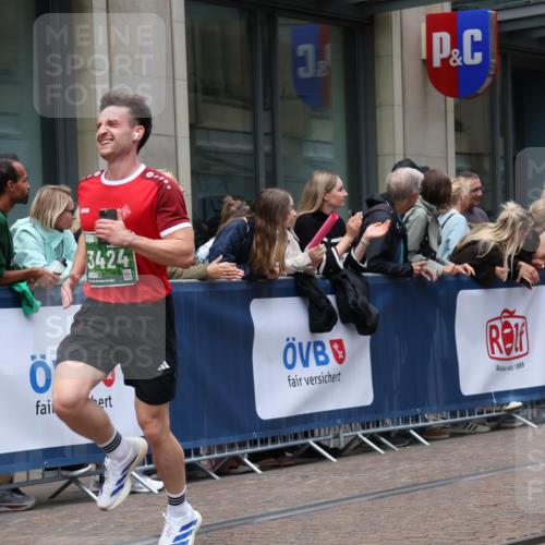 13.09.2026 - 21. swb-Marathon Bremen Strokosch-Dieckow http://msf.ph/oto/10390733 13.09.2026 13:04:02 Ziel 650, 744, 1860, 3284, 3424, 4110, 4239, 6815, 7871, 9813, 895, 1587, 2094, 2889, 3500, 4236, 8096, 9061, 9129, 9544, 9642 meine-sportfotos.de
