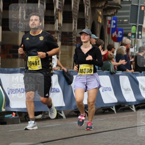 13.09.2026 - 21. swb-Marathon Bremen Strokosch-Dieckow http://msf.ph/oto/10390737 13.09.2026 11:14:06 Ziel 10330, 10766, 10889, 11078, 11084, 11999, 12010, 10395, 10396, 10402, 10586, 10784, 10854, 11233, 11535, 11703, 11864, 12100 meine-sportfotos.de