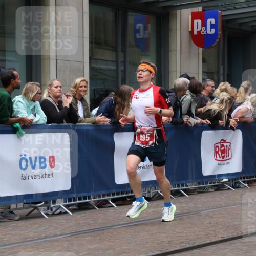 13.09.2026 - 21. swb-Marathon Bremen Strokosch-Dieckow http://msf.ph/oto/10390747 13.09.2026 13:04:04 Ziel 650, 744, 1223, 1224, 1860, 2207, 3284, 3424, 4110, 4239, 6815, 7871, 8936, 9813, 13034, 895, 1587, 2094, 2889, 3500, 4236, 8096, 9061, 9129, 9544, 9642 meine-sportfotos.de