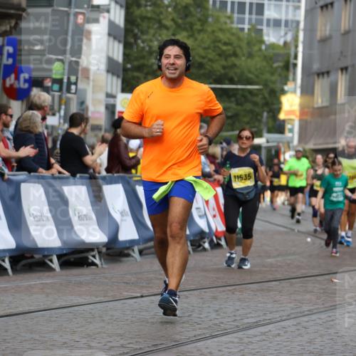 13.09.2026 - 21. swb-Marathon Bremen Strokosch-Dieckow http://msf.ph/oto/10390749 13.09.2026 11:14:10 Ziel 10330, 10491, 10766, 10799, 10880, 11078, 12010, 10395, 10396, 10402, 10586, 10784, 10854, 11173, 11233, 11363, 11535, 11703, 11864, 12100 meine-sportfotos.de