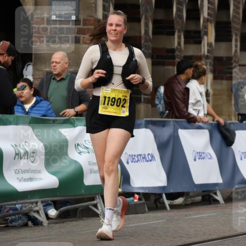13.09.2026 - 21. swb-Marathon Bremen Strokosch-Dieckow http://msf.ph/oto/10390753 13.09.2026 11:14:11 Ziel 10330, 10491, 10766, 10799, 10880, 11078, 12010, 10303, 10395, 10396, 10402, 10586, 10784, 10854, 11041, 11140, 11173, 11363, 11703, 11864, 12100 meine-sportfotos.de