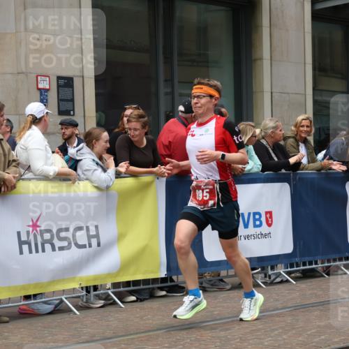 13.09.2026 - 21. swb-Marathon Bremen Strokosch-Dieckow http://msf.ph/oto/10390756 13.09.2026 13:04:05 Ziel 650, 744, 1223, 1224, 1860, 2207, 3284, 3424, 4110, 4239, 6815, 7871, 8936, 9813, 13034, 895, 1587, 2094, 2889, 3500, 4236, 8096, 9061, 9129, 9544, 9642 meine-sportfotos.de