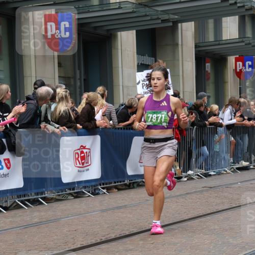 13.09.2026 - 21. swb-Marathon Bremen Strokosch-Dieckow http://msf.ph/oto/10390807 13.09.2026 13:04:12 Ziel 650, 744, 1223, 1224, 1860, 2207, 2956, 3284, 4239, 5283, 7871, 8701, 8936, 9070, 13034, 895, 2094, 2889, 3424, 3500, 4110, 4236, 6815, 9061, 9129, 9544, 9642, 9813 meine-sportfotos.de