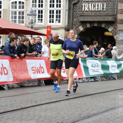 13.09.2026 - 21. swb-Marathon Bremen Strokosch-Dieckow http://msf.ph/oto/10390838 13.09.2026 11:14:29 Ziel 10402, 10491, 10586, 10854, 10880, 11027, 11233, 11535, 11864, 11902, 10519, 10705, 11186, 11408 meine-sportfotos.de