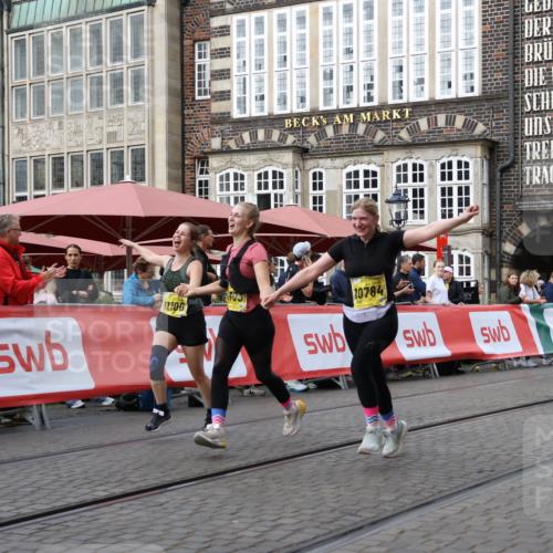 13.09.2026 - 21. swb-Marathon Bremen Strokosch-Dieckow http://msf.ph/oto/10390859 13.09.2026 11:14:34 Ziel 10395, 10396, 10402, 10586, 10784, 10854, 11027, 11233, 11535, 11703, 11864, 11902, 12100, 10519, 10557, 10705, 10805, 11097, 11098, 11186, 11288, 11408, 11876, 12193 meine-sportfotos.de