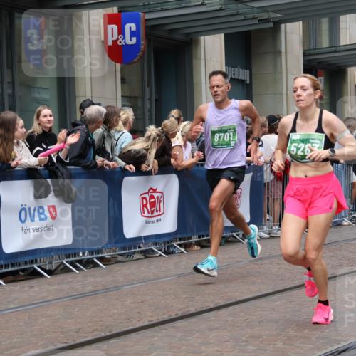 13.09.2026 - 21. swb-Marathon Bremen Strokosch-Dieckow http://msf.ph/oto/10390915 13.09.2026 13:04:29 Ziel 1224, 1712, 2207, 2646, 2956, 5283, 5674, 6708, 7538, 7814, 8054, 8701, 9070, 9306, 9495, 9689, 13034, 13187, 650, 744, 1223, 1224, 1860, 2207, 3284, 3424, 4110, 4239, 6815, 7871, 8936, 9813, 13034 meine-sportfotos.de