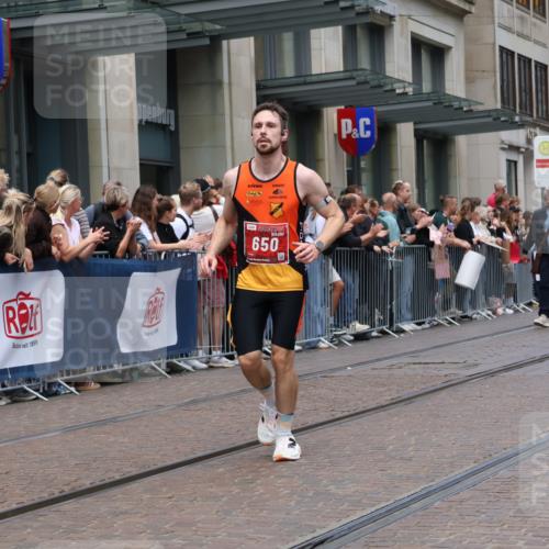 13.09.2026 - 21. swb-Marathon Bremen Strokosch-Dieckow http://msf.ph/oto/10390936 13.09.2026 13:04:31 Ziel 1712, 2646, 2956, 5283, 5674, 6708, 7538, 7814, 8054, 8701, 9070, 9306, 9495, 9689, 13187, 650, 744, 1223, 1224, 1860, 2207, 3284, 3424, 4110, 4239, 6815, 7871, 8936, 9813, 13034 meine-sportfotos.de