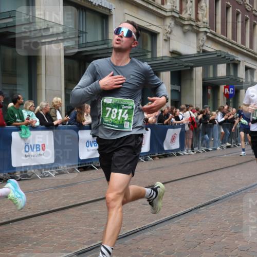 13.09.2026 - 21. swb-Marathon Bremen Strokosch-Dieckow http://msf.ph/oto/10390987 13.09.2026 13:04:37 Ziel 1336, 1712, 2646, 3196, 4729, 5283, 5674, 6708, 7538, 7814, 8054, 9306, 9495, 9689, 13187, 650, 744, 1223, 1224, 1860, 2207, 2956, 3284, 4239, 5283, 7871, 8701, 8936, 9070, 13034 meine-sportfotos.de