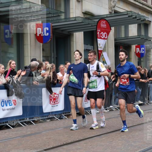 13.09.2026 - 21. swb-Marathon Bremen Strokosch-Dieckow http://msf.ph/oto/10391034 13.09.2026 13:04:42 Ziel 1336, 1712, 1822, 2297, 2646, 3196, 4729, 5674, 6708, 7102, 7538, 7814, 8054, 9306, 9495, 9689, 13187, 650, 744, 1223, 1224, 1712, 1860, 2207, 2956, 5283, 7871, 8701, 8936, 9070, 13034 meine-sportfotos.de