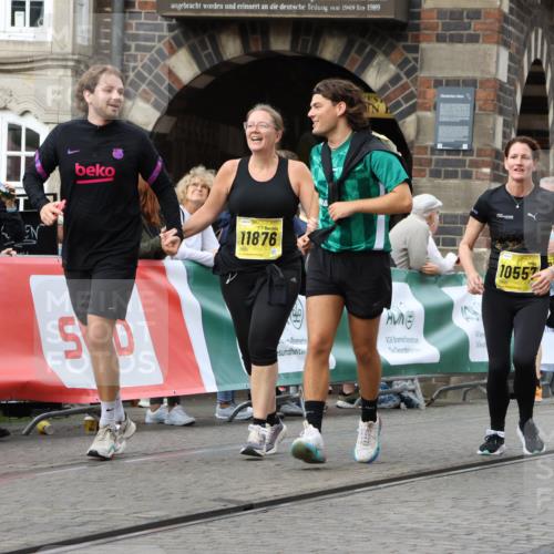 13.09.2026 - 21. swb-Marathon Bremen Strokosch-Dieckow http://msf.ph/oto/10391049 13.09.2026 11:14:57 Ziel 10303, 10519, 10705, 10722, 11041, 11097, 11098, 11140, 11186, 11408, 12112, 12431, 10325, 10605, 11694, 11810, 11990, 12110, 12333 meine-sportfotos.de