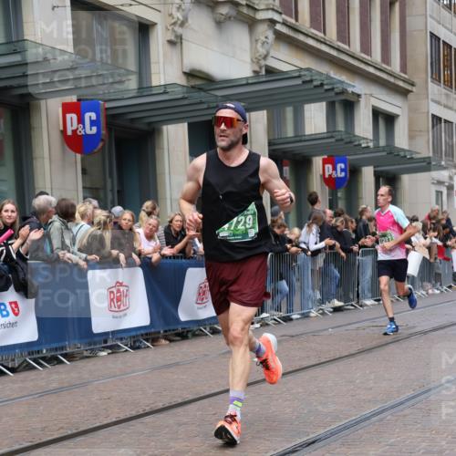 13.09.2026 - 21. swb-Marathon Bremen Strokosch-Dieckow http://msf.ph/oto/10391080 13.09.2026 13:04:52 Ziel 1336, 1822, 2297, 3196, 3365, 4025, 4729, 7102, 9273, 1223, 1224, 1712, 2207, 2646, 2956, 5283, 5674, 6708, 7538, 7814, 8054, 8701, 8936, 9070, 9306, 9495, 9689, 13034, 13187 meine-sportfotos.de