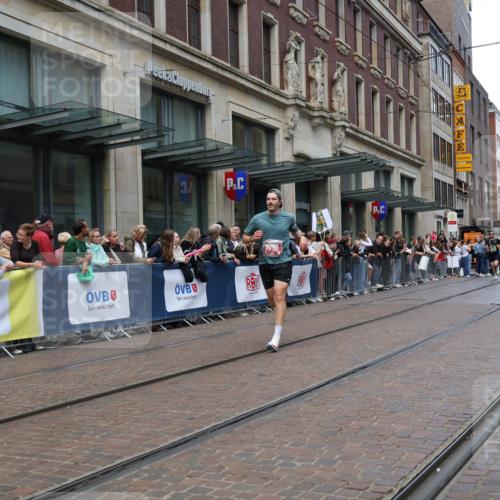 13.09.2026 - 21. swb-Marathon Bremen Strokosch-Dieckow http://msf.ph/oto/10391121 13.09.2026 13:05:00 Ziel 439, 1822, 2297, 3196, 3365, 4025, 4729, 5092, 7102, 7141, 9273, 1336, 1712, 2646, 3196, 5283, 5674, 6708, 7538, 7814, 8054, 8701, 9070, 9306, 9495, 9689, 13187 meine-sportfotos.de