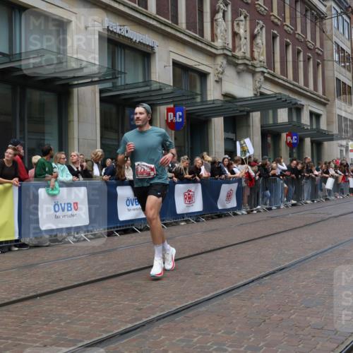 13.09.2026 - 21. swb-Marathon Bremen Strokosch-Dieckow http://msf.ph/oto/10391124 13.09.2026 13:05:00 Ziel 439, 1822, 2297, 3196, 3365, 4025, 4729, 5092, 7102, 7141, 9273, 1336, 1712, 2646, 3196, 5283, 5674, 6708, 7538, 7814, 8054, 8701, 9070, 9306, 9495, 9689, 13187 meine-sportfotos.de