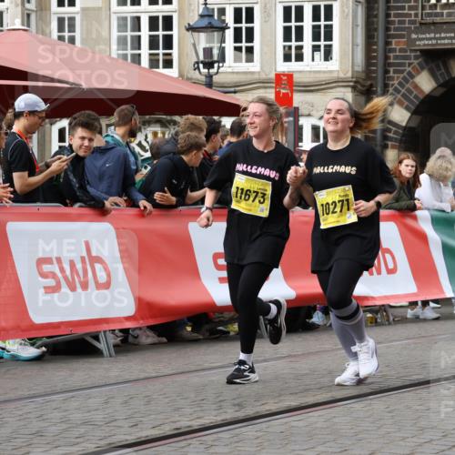 13.09.2026 - 21. swb-Marathon Bremen Strokosch-Dieckow http://msf.ph/oto/10391129 13.09.2026 11:15:06 Ziel 10271, 10519, 10557, 10705, 10752, 10776, 10805, 11085, 11097, 11098, 11186, 11288, 11408, 11645, 11673, 11876, 11974, 12191, 12193, 10606, 11424, 11990 meine-sportfotos.de