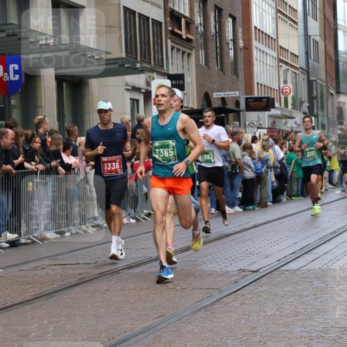 13.09.2026 - 21. swb-Marathon Bremen Strokosch-Dieckow http://msf.ph/oto/10391149 13.09.2026 13:05:08 Ziel 439, 1562, 3242, 3271, 3365, 4025, 5092, 5199, 5725, 6579, 7141, 9273, 1336, 1822, 2297, 2646, 3196, 4729, 5674, 6708, 7102, 7538, 7814, 8054, 9306, 9495, 9689, 13187 meine-sportfotos.de