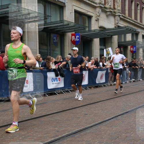 13.09.2026 - 21. swb-Marathon Bremen Strokosch-Dieckow http://msf.ph/oto/10391174 13.09.2026 13:05:11 Ziel 439, 1301, 1562, 3242, 3271, 3365, 4025, 5092, 5199, 5725, 6579, 7141, 9273, 1336, 1822, 2297, 3196, 4025, 4729, 5674, 6708, 7102, 7538, 8054, 9306, 9495, 13187 meine-sportfotos.de