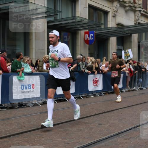 13.09.2026 - 21. swb-Marathon Bremen Strokosch-Dieckow http://msf.ph/oto/10391229 13.09.2026 13:05:18 Ziel 439, 1017, 1301, 1562, 1879, 2538, 3242, 3271, 4157, 5092, 5199, 5725, 6025, 6579, 7141, 8973, 1336, 1822, 2297, 3196, 3365, 4025, 4729, 7102, 9273 meine-sportfotos.de