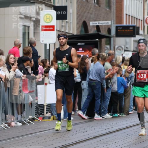 13.09.2026 - 21. swb-Marathon Bremen Strokosch-Dieckow http://msf.ph/oto/10391238 13.09.2026 13:05:26 Ziel 1017, 1301, 1562, 1745, 1879, 2538, 3242, 3271, 3520, 4157, 5199, 5725, 6025, 6058, 6579, 8706, 8877, 8973, 9010, 439, 1822, 2297, 3365, 4025, 4729, 5092, 7102, 7141, 9273 meine-sportfotos.de
