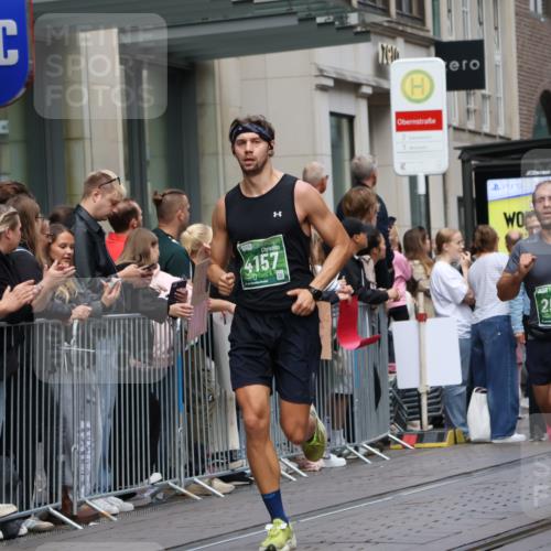 13.09.2026 - 21. swb-Marathon Bremen Strokosch-Dieckow http://msf.ph/oto/10391242 13.09.2026 13:05:28 Ziel 1017, 1301, 1562, 1745, 1879, 2538, 3242, 3520, 4157, 5199, 5725, 6025, 6058, 6579, 8706, 8877, 8973, 9010, 439, 1822, 2297, 3271, 3365, 4025, 5092, 5725, 7102, 7141, 9273 meine-sportfotos.de