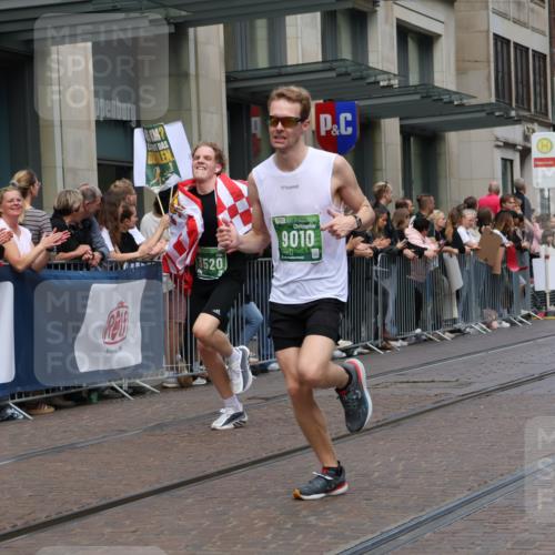 13.09.2026 - 21. swb-Marathon Bremen Strokosch-Dieckow http://msf.ph/oto/10391281 13.09.2026 13:05:37 Ziel 681, 1017, 1745, 1879, 2538, 3297, 3520, 4157, 4614, 4712, 5803, 6025, 6058, 6686, 7399, 8334, 8706, 8877, 8973, 8983, 9010, 9429, 9918, 439, 1301, 1562, 3242, 3271, 3365, 5092, 5199, 5725, 6579, 7141, 9273 meine-sportfotos.de